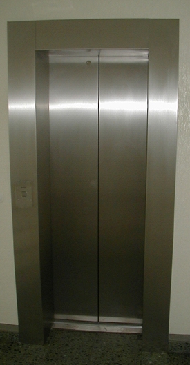 Schachttür m. Umfassungszargen